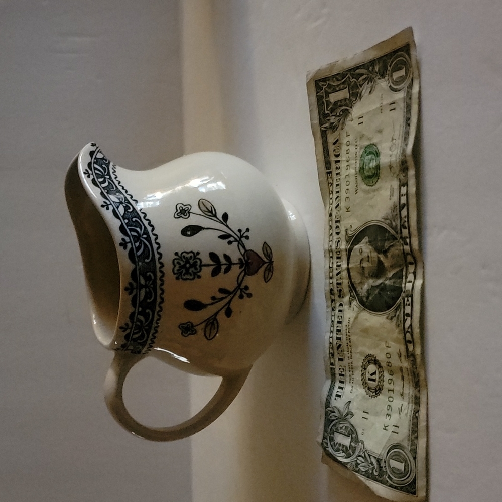 Johnson bros Creamer made in England, Staffordshire Old Granite